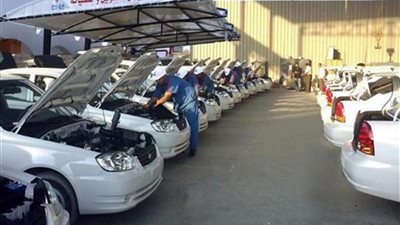 خبير اقتصاد: إحلال السيارات للعمل بالغاز الطبيعي يحد من الانبعاثات الضارة