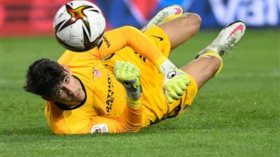 ياسين بونو يواصل التألق مع إشبيلية ويفوز بجائزة رجل المباراة