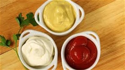 منها الإصابة بالسرطان.. تعرف على الآثار الجانبية الناتجة عن تناول الكاتشب والمايونيز