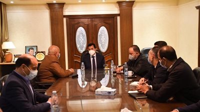 وزير الرياضة يناقش استعدادات استضافة بطولة العالم للرماية