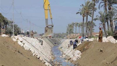 مزارعو عزبة 5 في دمياط يشتكون نقص المياه.. و