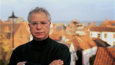 وفاة مريد البرغوثي عن عمر ناهز 76 عامًا