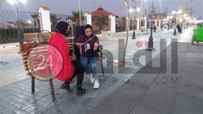 فتيات يعزفن الكمان احتفالًا بعيد الحب في بور سعيد (صور وفيديو)  