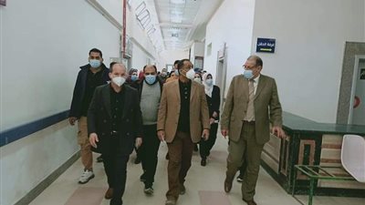 وكيل صحة البحيرة يفاجىء مستشفى حجر كفر الدوار للتأكد من انتظام العمل وتوافر الأدوية