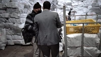 ضبط 24 طن دواجن مجهولة المصدر في حملة تموينية بكفر الشيخ