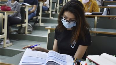 مصدر يكشف خريطة حضور طلاب الكليات العلمية والنظرية بالترم الثاني للجامعات