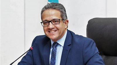 الآثار توافق على تطبيق نظام شرح المرشدين السياحيين بالسماعات داخل متحف الحضارة