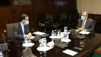 وزير الكهرباء يبحث مع السفير الفرنسي مجال التعاون بين البلدين