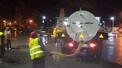 رئيس مدينة بورفؤاد يناشد المواطنين بالتزام المنازل ويحذر من أعمدة الإنارة والإعلانات (صور)