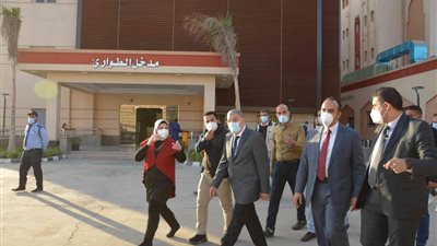 محافظ المنيا: دعم المستشفيات بـ 170 جهازا للغسيل الكلوي وتنكات الأكسجين بتكلفة 870 مليون جنيه