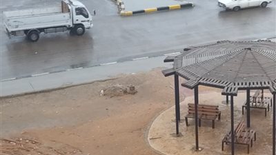 سقوط أمطار وعواصف هوائية في العاشر من رمضان (صور)