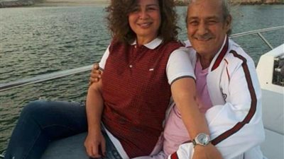 إلهام شاهين تعرب عن اشتياقها لفاروق الفيشاوي بصورة جديدة