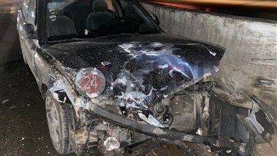 بسبب الأمطار.. إصابة شخص في حادث تصادم سيارتين بالطريق الدائري (صور)