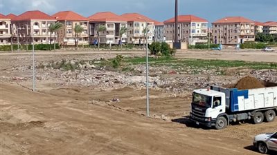 رفع 50 ألف طن قمامة متراكمة منذ سنوات بمنطقة الامتداد العمراني برأس البر