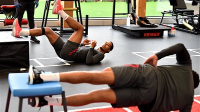 فيرجيل فان دايك وجو جوميز يواصلان تدريبات التأهيل (صور)