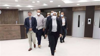 أول زيارة لوزيرة الصحة لمنشآت التأمين الصحي الشامل بعد الافتتاح الرئاسي