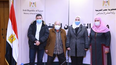 القباج تستقبل مجلس إدارة جمعية العالم بيتى.. وتكرم بطل رحلة الصعود لجبل الجلالة بالدراجة