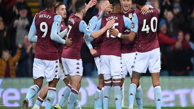 دين سميث يعلن تشكيل أستون فيلا لمواجهة ليستر سيتي