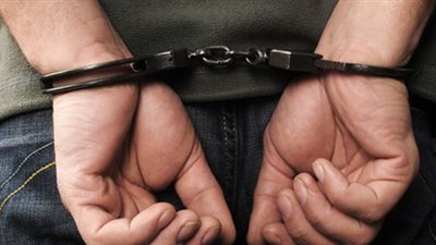 أدوات ورسائل جنسية.. سقوط متهم بنشر الفجور على 