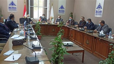 بوابات تعقيم باللجان وتقسيم الطلاب على 3 فترات.. تعرف على استعدادات جامعة بنها للامتحانات (صور)