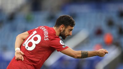 فيرنانديز يواصل تحطيم الأرقام القياسية على مستوى الدوريات الخمسة الكبرى