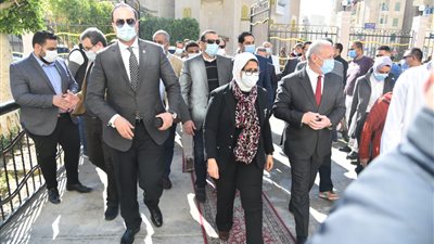وزيرة الصحة تزور وحدة صحية بالاقصر.. وتشيد بمستوى التجهيزات والخدمات