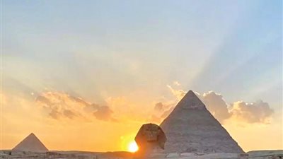 مؤرخ يطالب بدراسة نفاذ أشعة الشمس فوق كتف أبو الهول