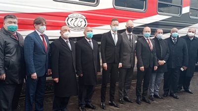 وزير النقل: توريد أولى دفعات العربات المكيفة الروسية إلى مصر يوليو المقبل