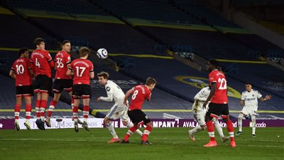 ليدز يونايتد يضرب ساوثهامبتون بثلاثية في الدوري الإنجليزي