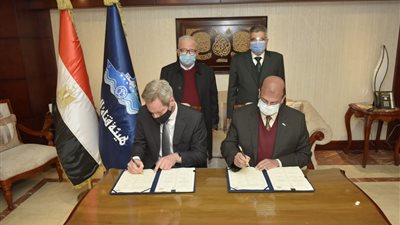 رئيس هيئة قناة السويس يشهد توقيع اتفاقية المساهمين مع STERNER النرويجية لإنشاء مجمع متكامل للاستزراع المائي