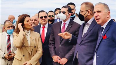 رئيس الهيئة العامة للاستثمار والمناطق الحرة يبحث في 