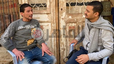 شهود عيان يروون تفاصيل انهيار عقارين بمصر القديمة (فيديو)