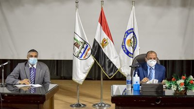رئيس جامعة بني سويف: الزيادات المالية للعاملين واجتياز الدورات التدريبية شرط الحصول على منصب قيادي