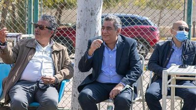 أحمد مجاهد يحضر تدريبات منتخبي الشباب والناشئين (صور)