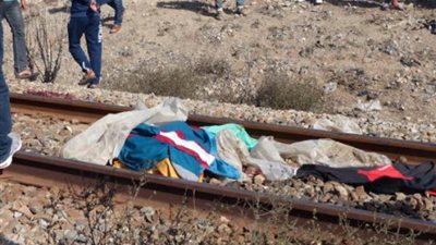 وقفوا لالتقاط صور تذكارية.. تفاصيل دهس قطار لـ3 شباب بأبوصوير في الإسماعيلية