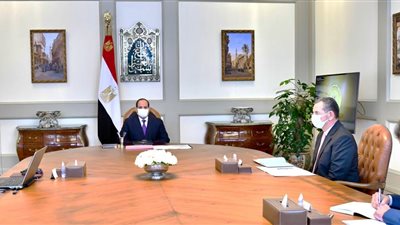 السيسي يجتمع بوزير الشباب والرياضة ومستشار الرئيس للشؤون المالية