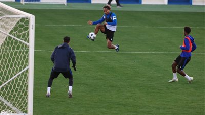 الهلال يخوض مرانه قبل الأخير استعدادًا لمواجهة الفتح في الدوري السعودي