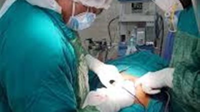 نجاح جراحة دقيقة بمستشفى العامرية لإنقاذ شاب نتيجة حادث بالإسكندرية