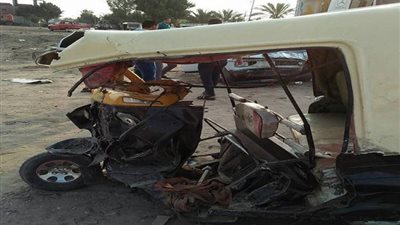 مصرع أم وإصابة طفليها ووالدها في انقلاب 