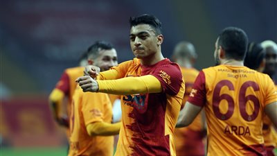 مدرب جالطة سراي يكشف حقيقة شراء مصطفى محمد نهائيًا 