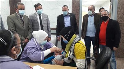 لعب أطفال وبلالين.. انطلاق حملة التطعيم ضد شلل الاطفال بالإسماعيلية  (صور)