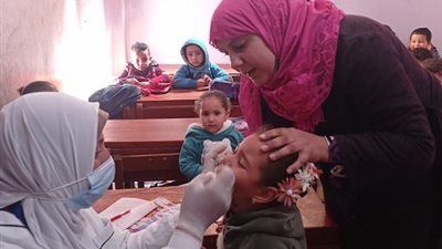 تعرف على نسبة تغطية اليوم الأول لحملة التطعيم ضد شلل الأطفال بالبحيرة 