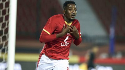 الأهلي يتغنى بـ