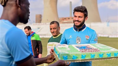 طبل بلدي وزمر.. احتفال خاص بعيد ميلاد قائد الفلاحين (صور)