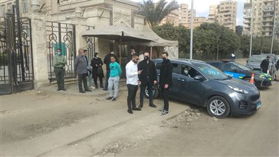 تجمعات أمام المستشفى في انتظار جنازة يوسف شعبان