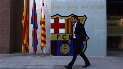 بسببب فضيحة التسريبات.. رجال الشرطة تداهم مكاتب برشلونة للبحث عن أدلة