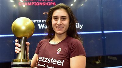 نور الشربيني تتصدر التصنيف العالمي للإسكواش للشهر الخامس على التوالي