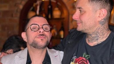 أحدث ظهور لعمر الفيشاوي مع والدته سمية الألفي ( صور)