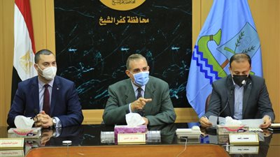 محافظ كفر الشيخ يناقش خطة تطوير قرى مطوبس ضمن المبادرة الرئاسية 