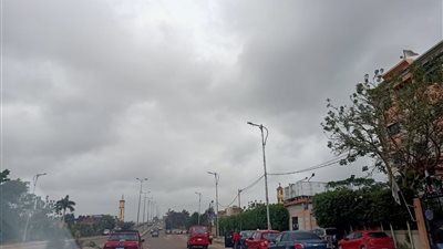 سحب رمادية ورياح شديدة البرودة قبل ساعات من بدء نوة 